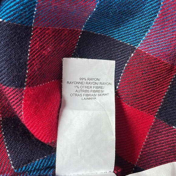NWOT.  Women’s button down checkered shirt, size large - Picture 6 of 6